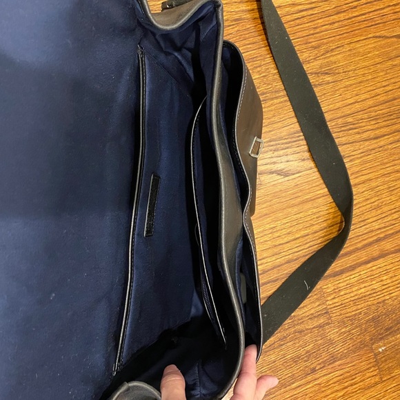 Tumi Tech Messenger Bag - Picture 3 of 3